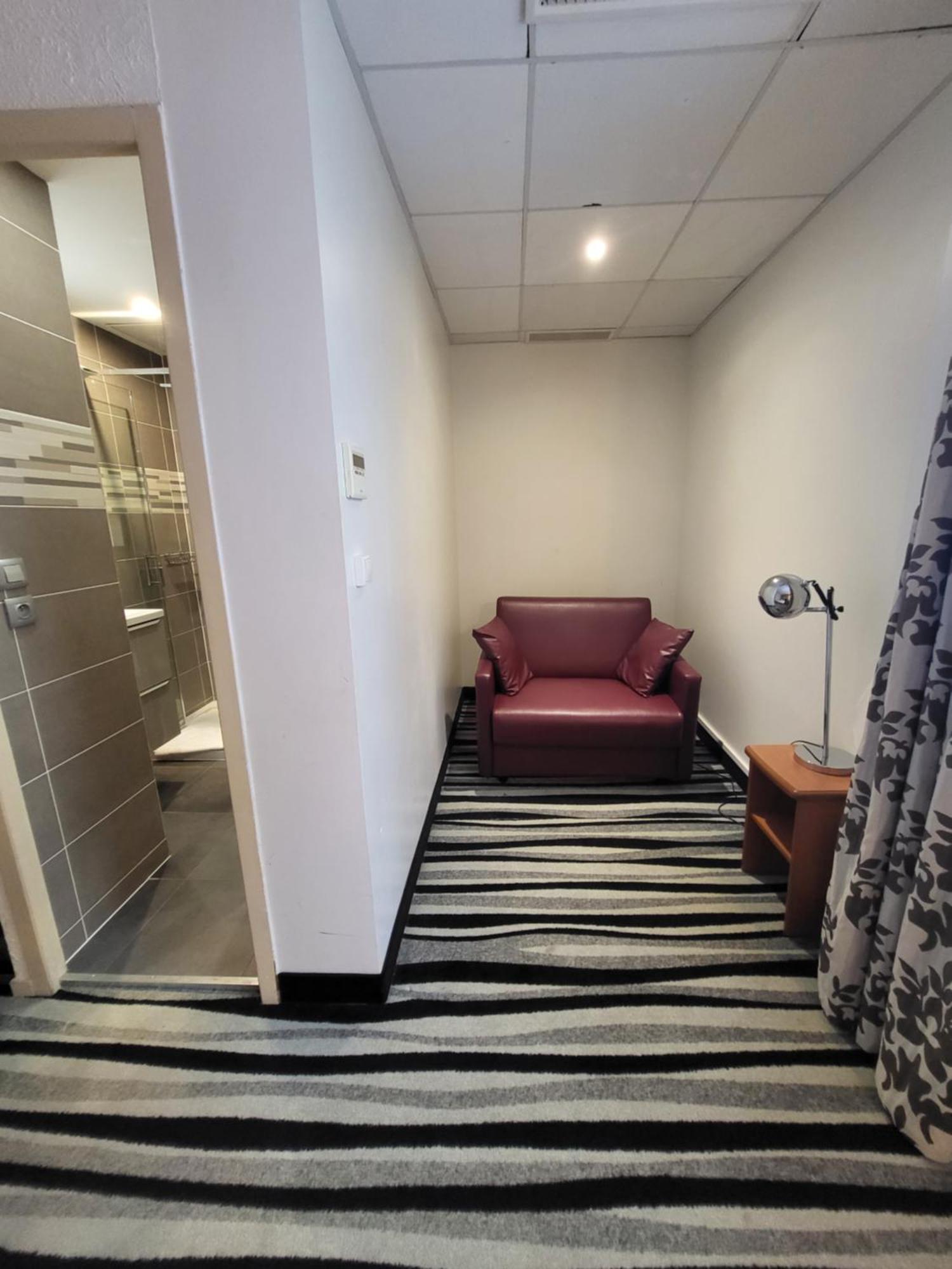 Kyriad Saint Quentin En Yvelines - Montigny Εξωτερικό φωτογραφία
