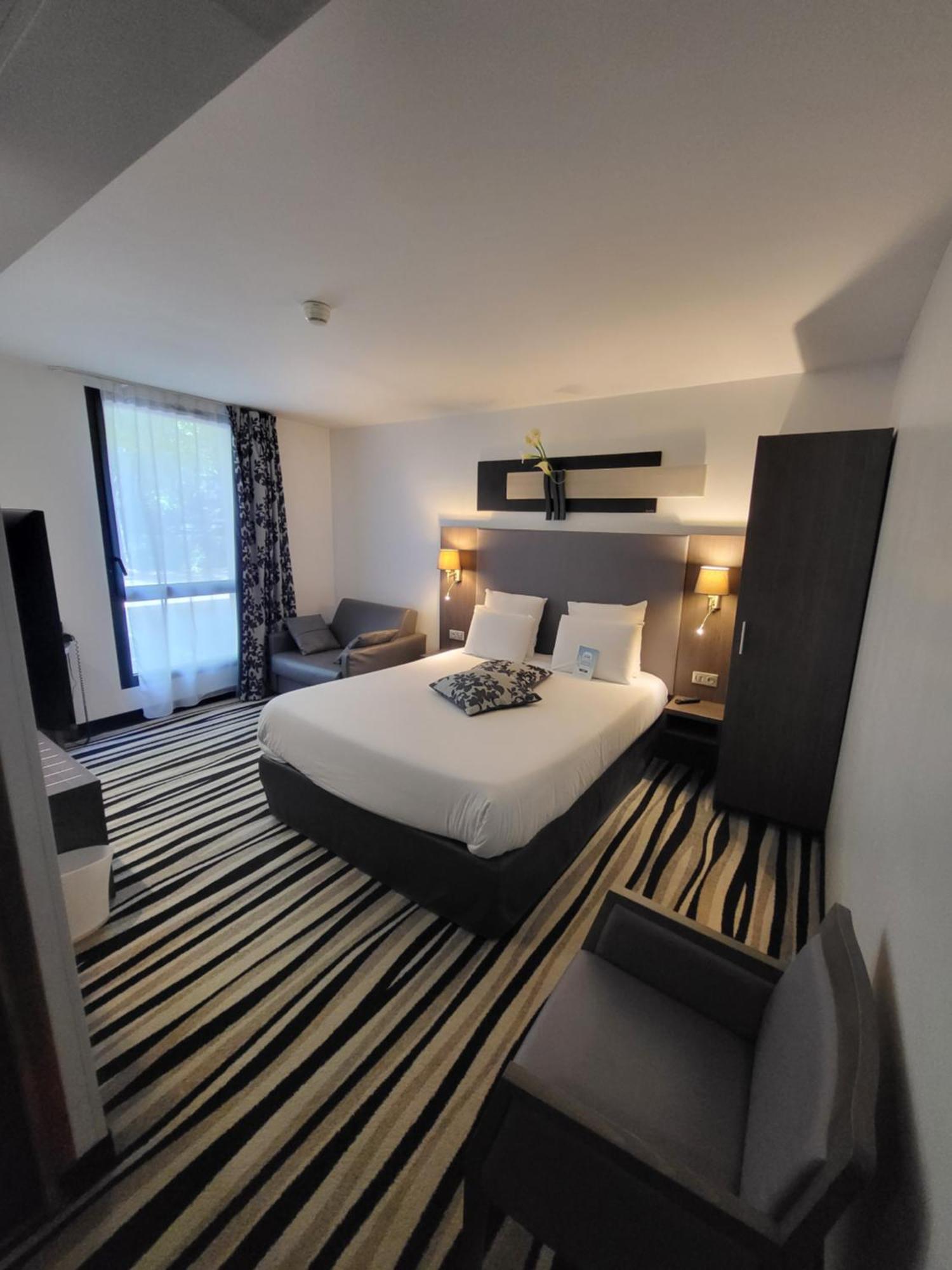 Kyriad Saint Quentin En Yvelines - Montigny Εξωτερικό φωτογραφία