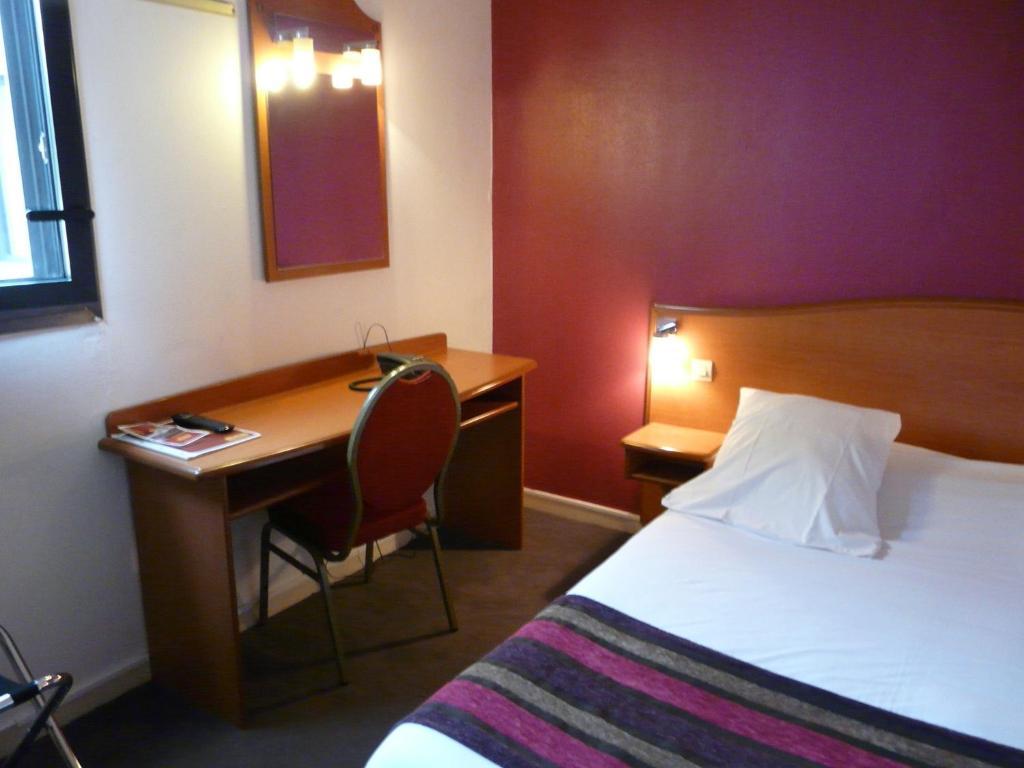 Kyriad Saint Quentin En Yvelines - Montigny Δωμάτιο φωτογραφία